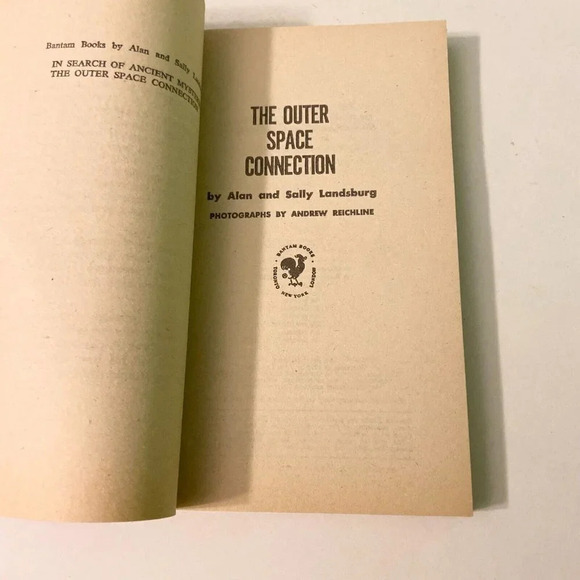Vintage 1975 The Outer Space Connection by Alan and  Sally Landsburg Paperback - Picture 7 of 16